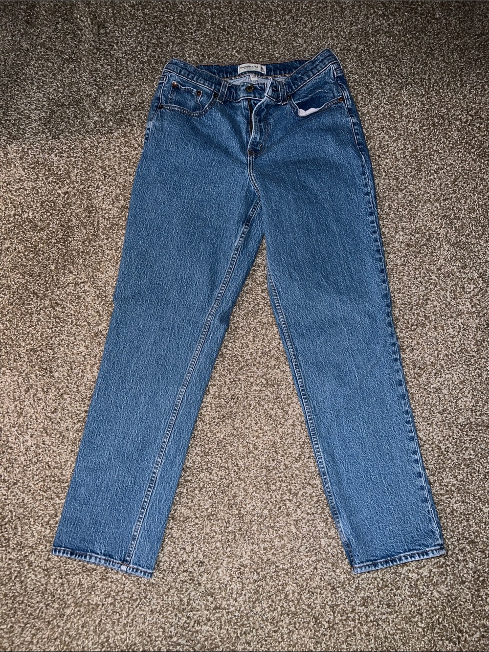 Abercrombie & Fitch Women’s 90s Straight Mid Rise Curve Love Jeans